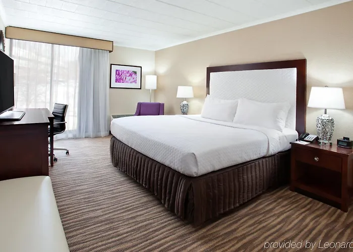 Clarion Hotel&Conference Center