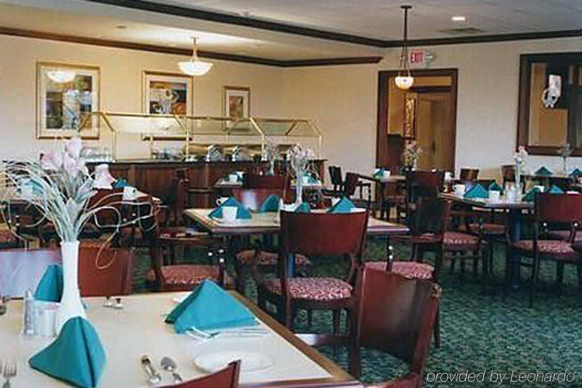 Pittsburgh Plaza Hotel 3*