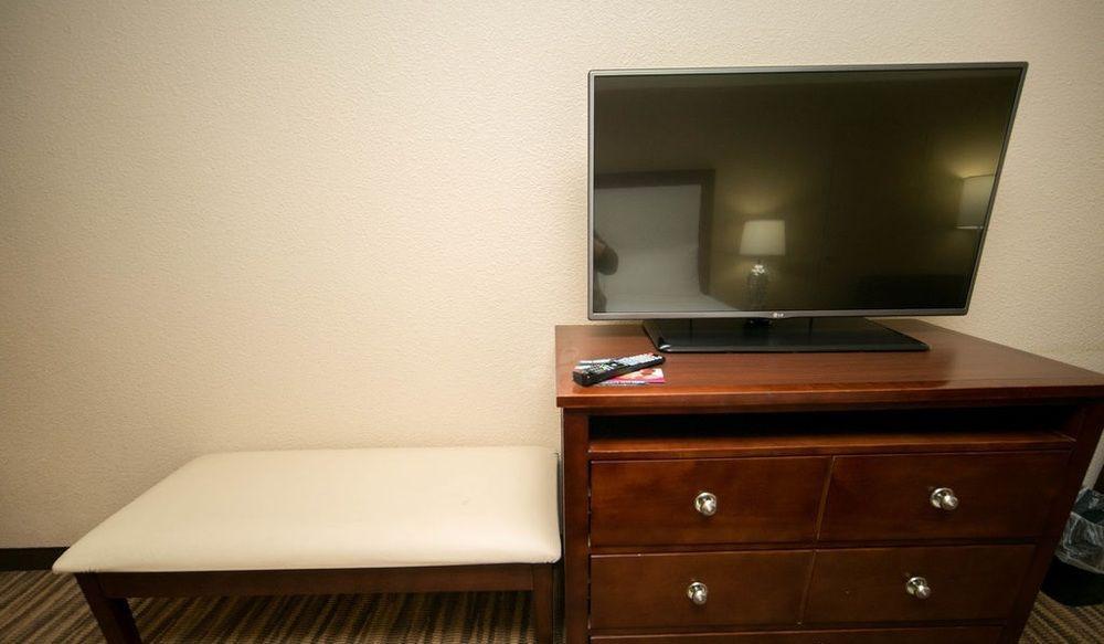 Pittsburgh Plaza 3*